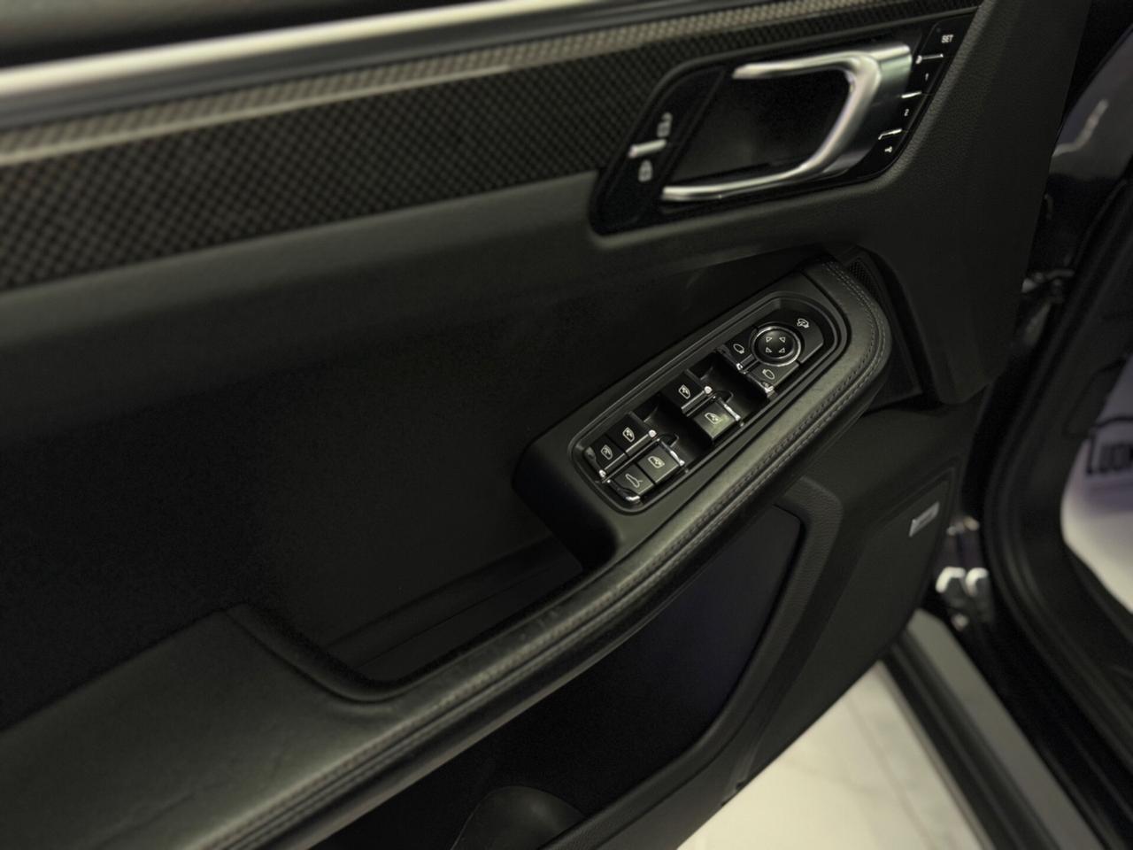 Porsche Macan 3.0S Total Black Iper Full