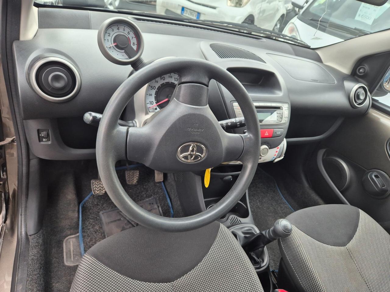 Toyota Aygo 1.0 12V VVT-i 3 porte Orange Connect MMT