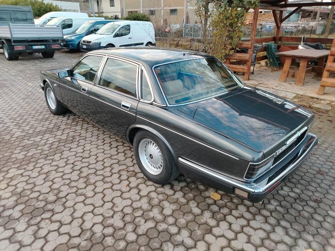 Jaguar XJ6 4.0 Daimler cat.