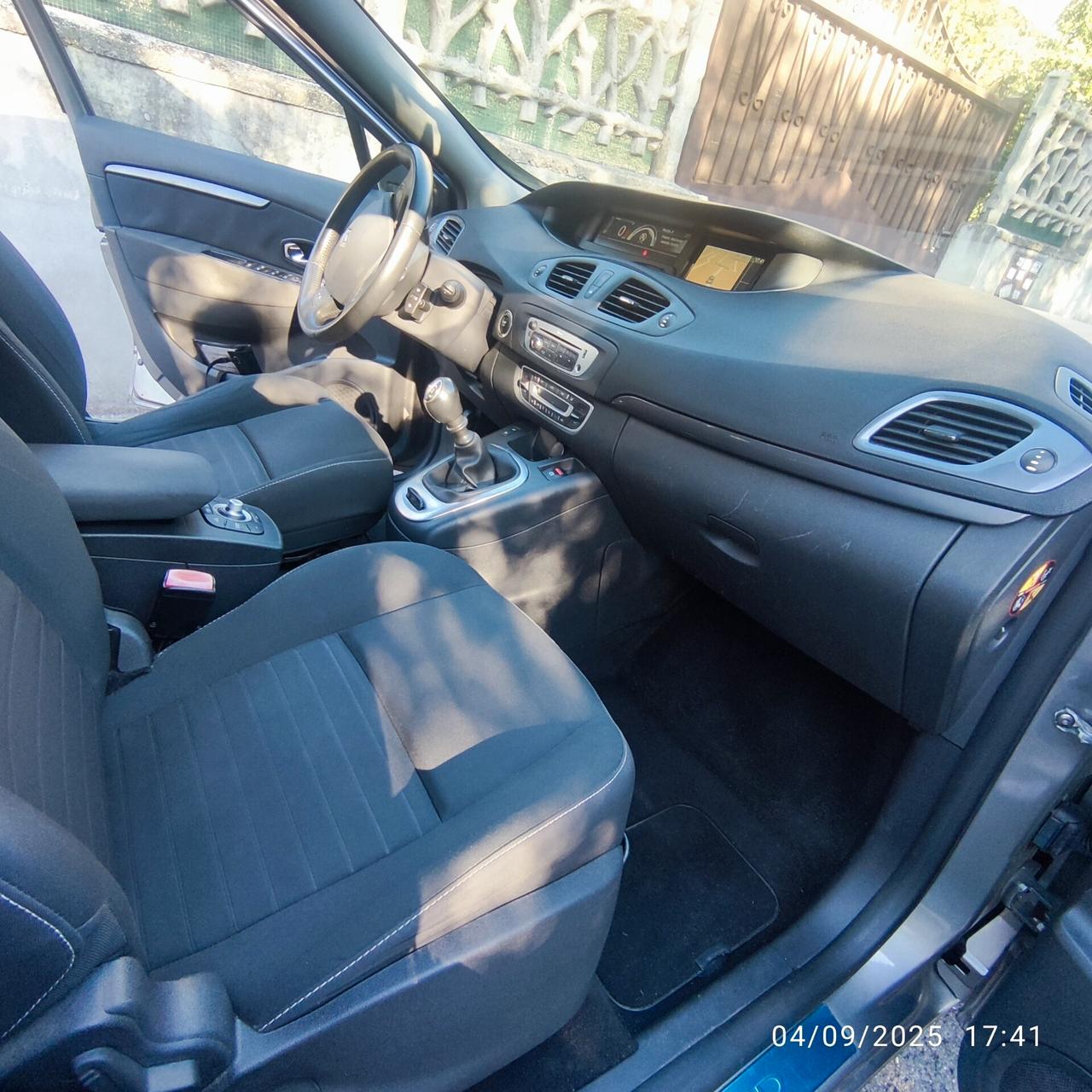 Renault Scenic Scénic XMod dCi 110 CV EDC Limited