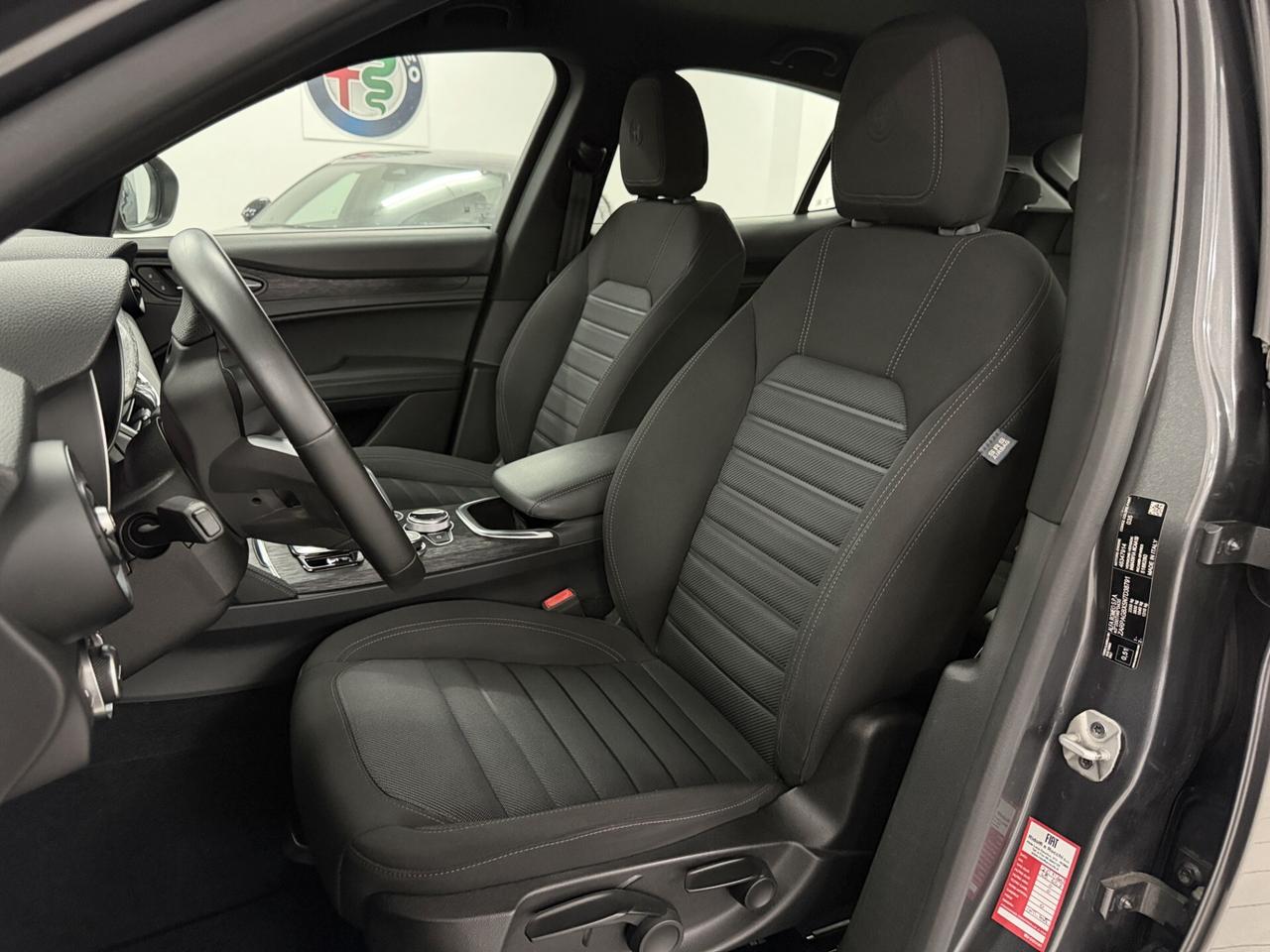 Alfa Romeo Stelvio 2.2 TD 160 CV SUPER BUSINESS NAVI RETROCAMERA SENSORI ANTERIORI E POSTERIORI PERFETTA UNIPRO'