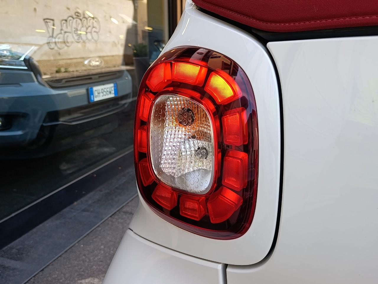 Smart ForTwo 70 1.0 twinamic cabrio Passion Capote Rossa