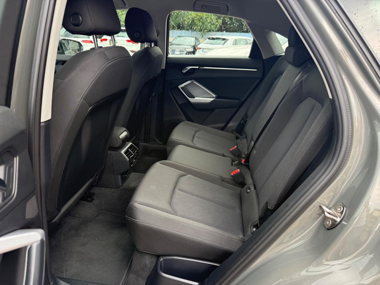 Q3 SPB 45 TFSI e S tronic Business Plus
