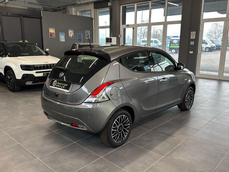 Lancia Ypsilon 1.0 Hybrid 70cv Gold