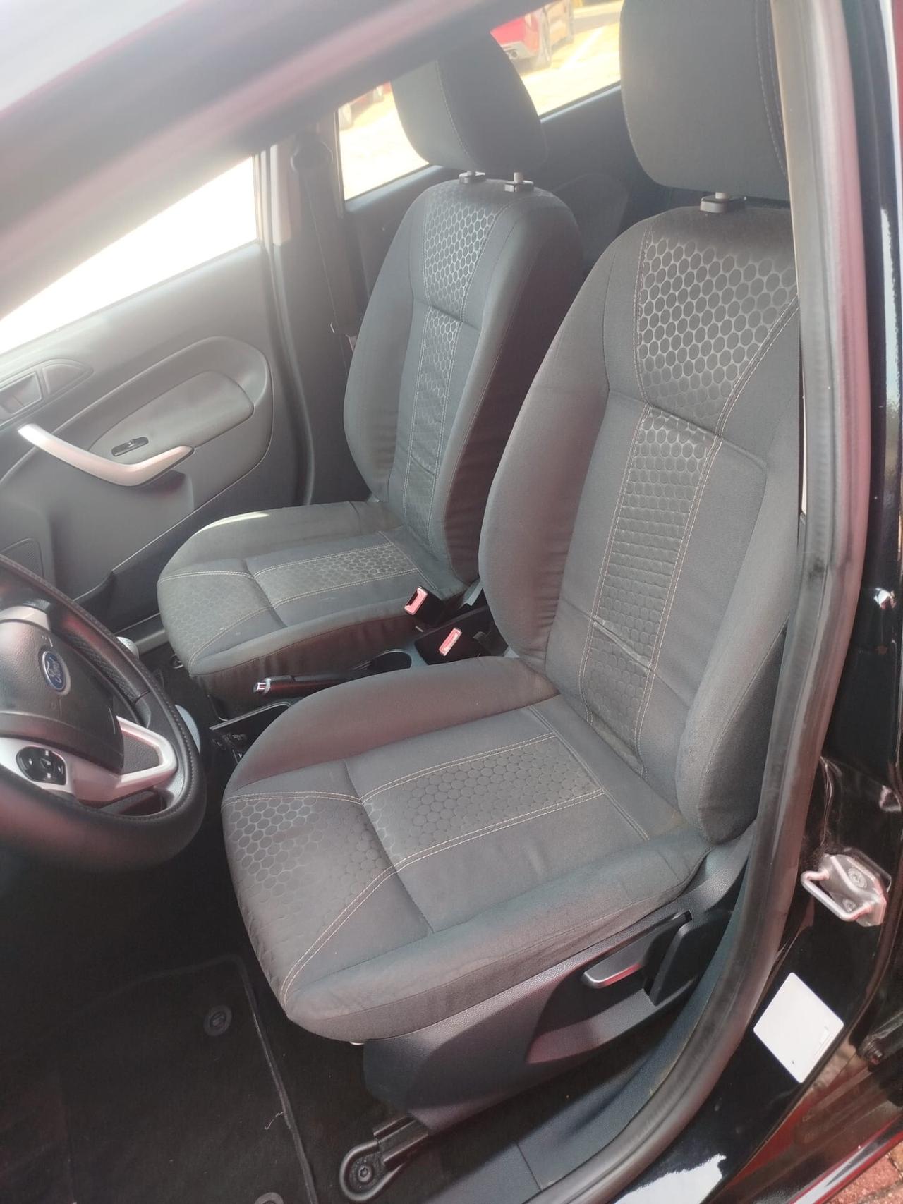 Ford Fiesta 1.4 BENZ/ GPL DI SERIE