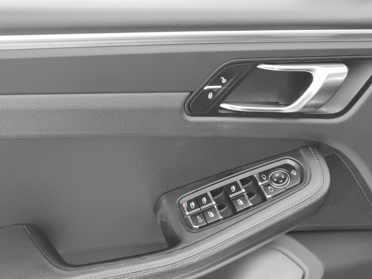 Porsche Macan 2.0 252cv