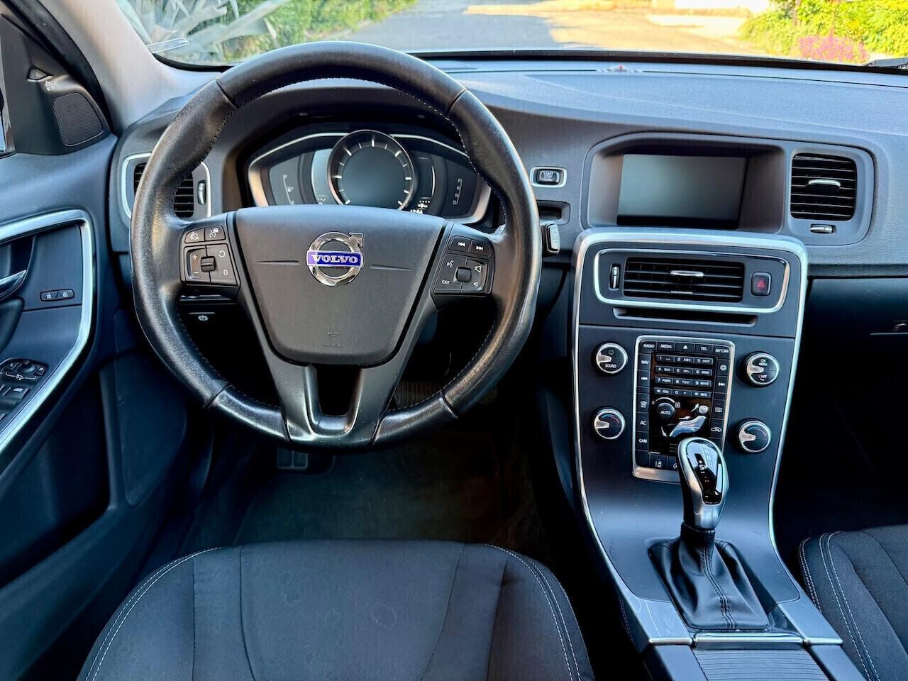 Volvo V60 Cross Country D4 Geartronic Business