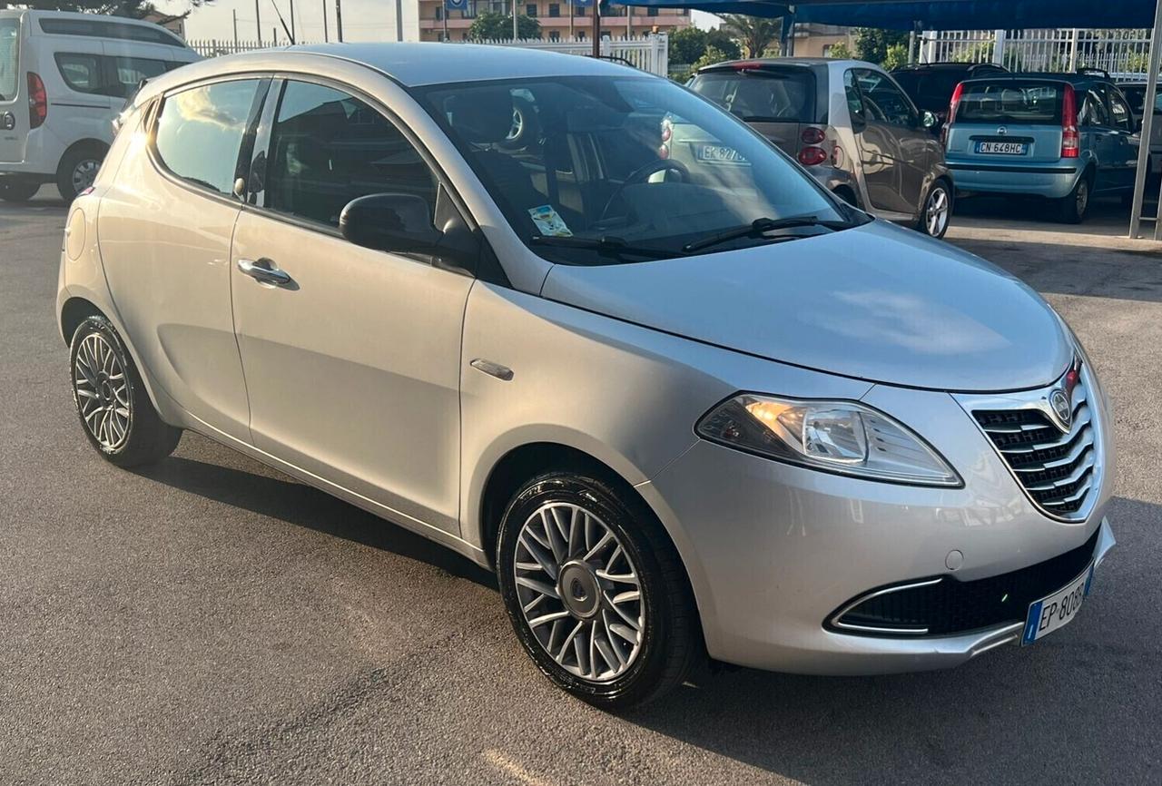 Lancia Ypsilon 1.2 69 CV 5 porte GPL Ecochic Gold