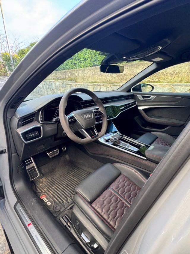 AUDI RS6 Avant 4.0 TFSI V8 quattro tiptronic Performance