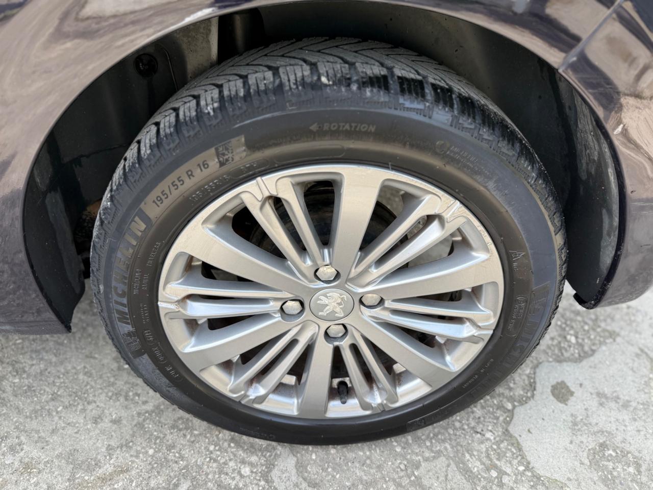 Peugeot 208 1.2 GPL DI SERIE ALLURE NEOPAT 2017