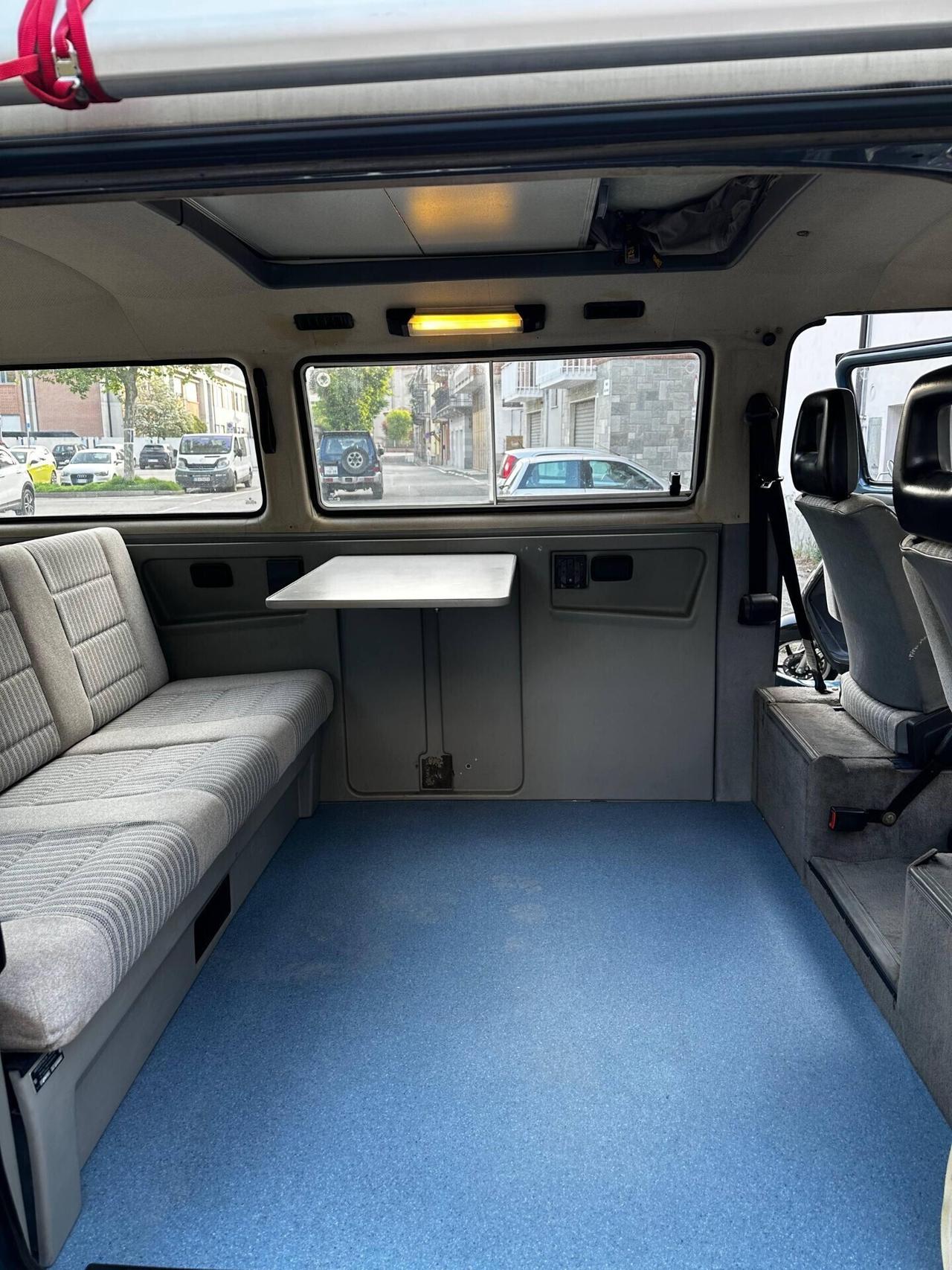 Volkswagen T3 MULTIVAN - 6 POSTI