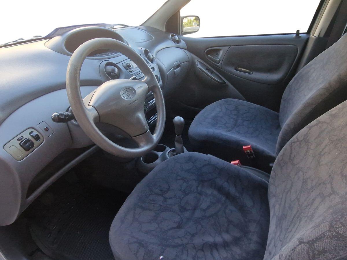 TOYOTA YARIS 1.0