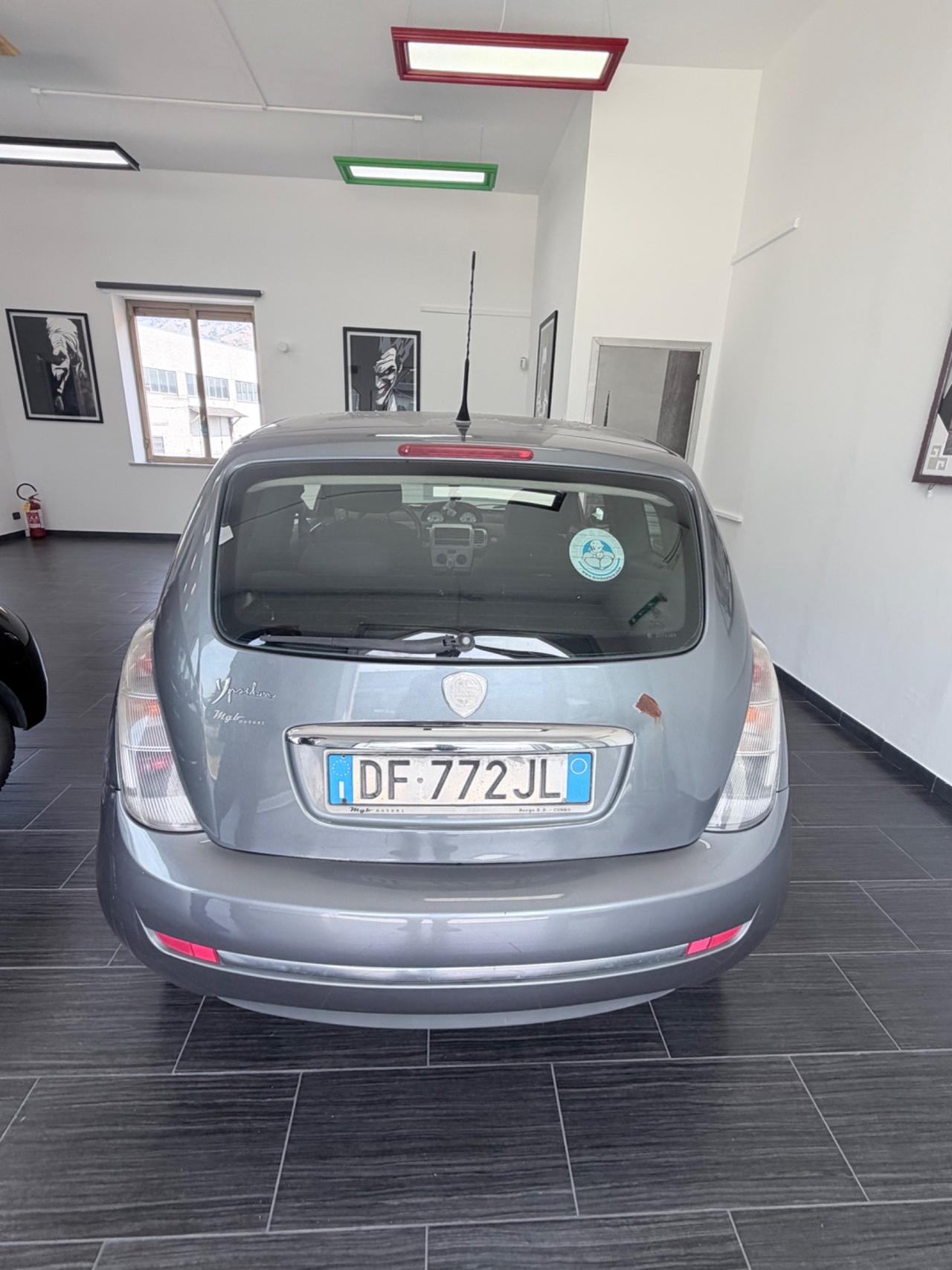 Lancia Ypsilon 1.2 Argento ok neopatentati