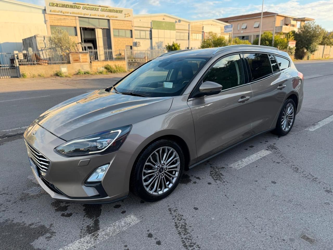 Ford Focus 1.5 5P TITANIUM
