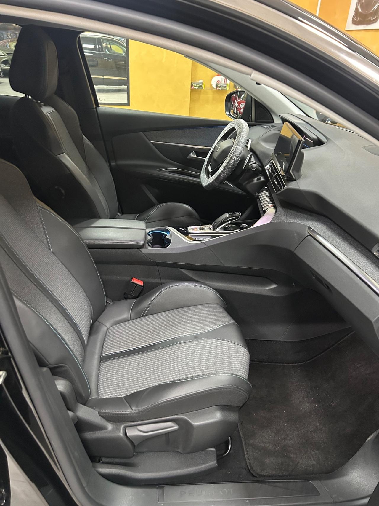 PEUGEOT 3008 1.5 Hdi “AUT/F1/NAV/RETRO/18”-2021