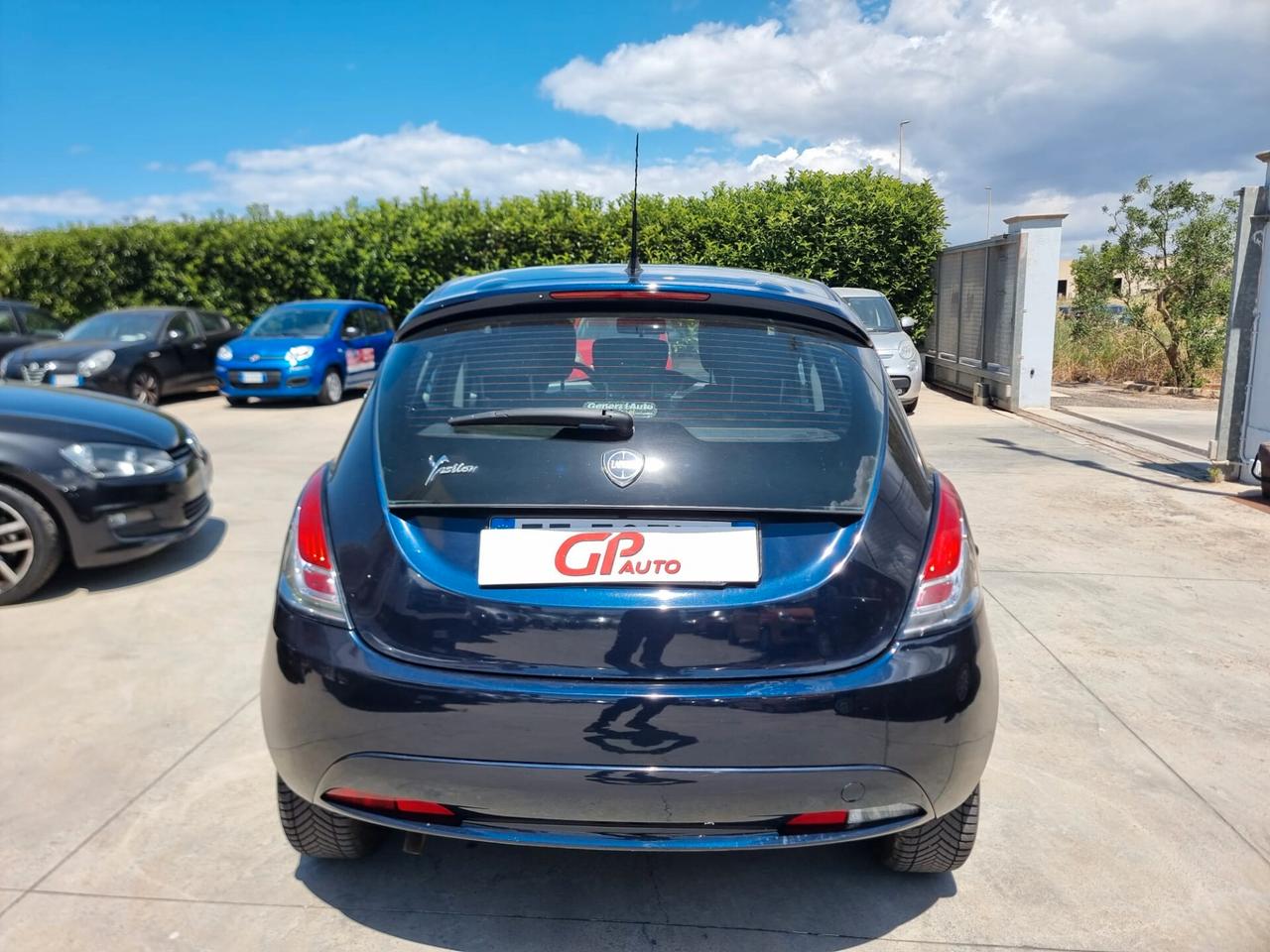 Lancia Ypsilon 1.2 69 CV 5 porte Silver KM 64000
