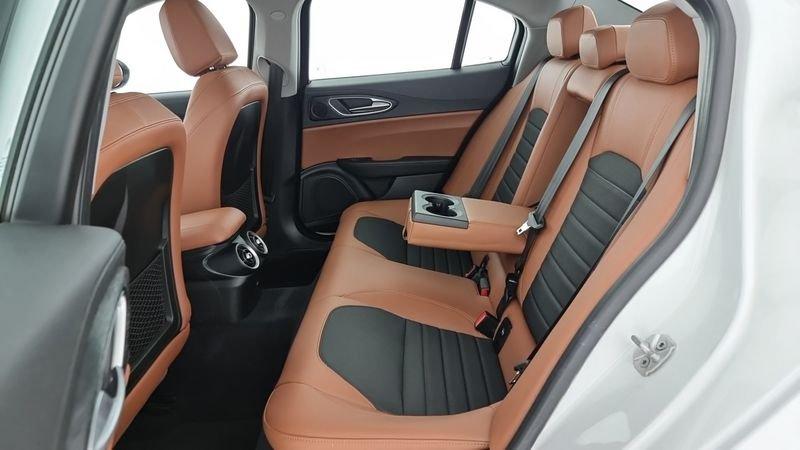Alfa Romeo Giulia 2.0 Turbo 200 CV AT8 Executive