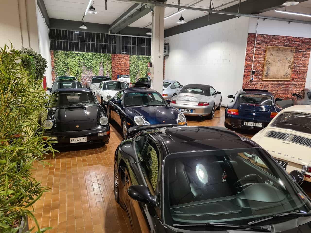 Porsche 911 2.7 Book Italia ASI oro Conservatissima