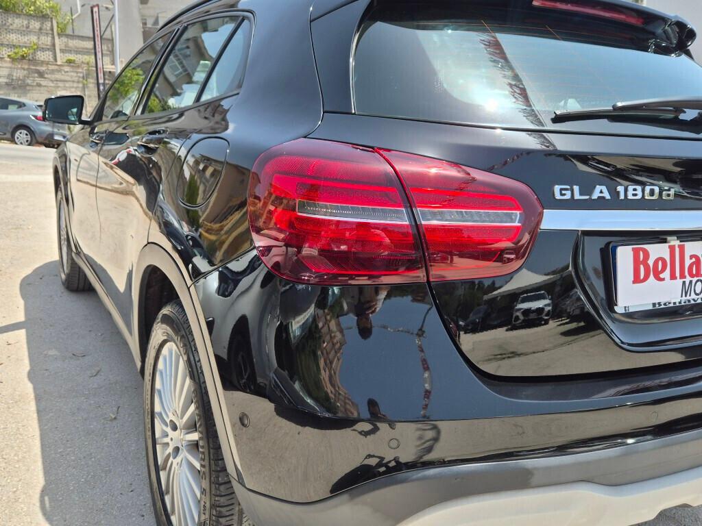 Mercedes GLA 180 d Manuale NAVI LED
