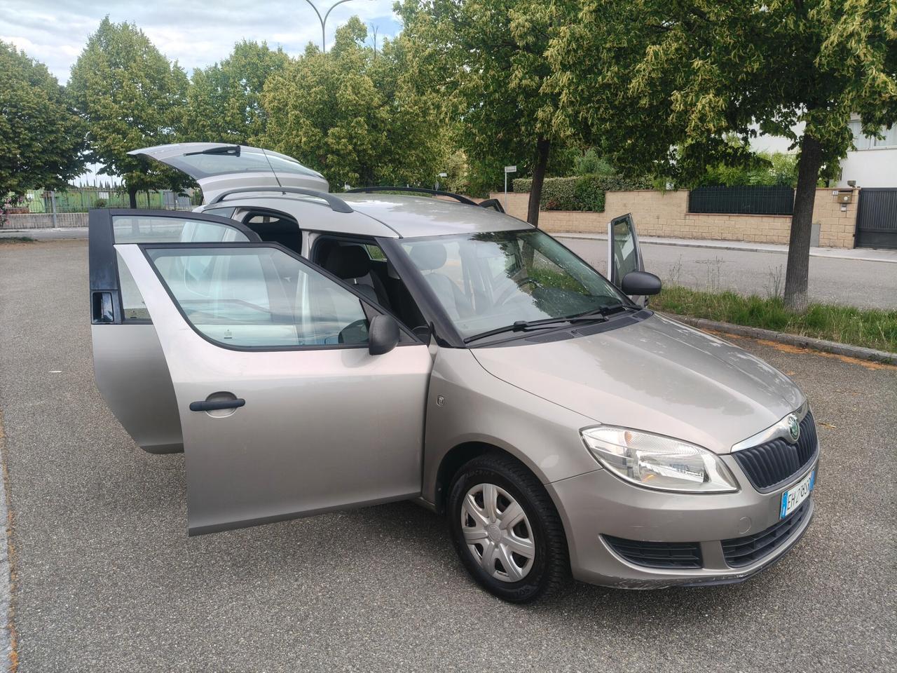 Skoda Roomster 1.2 SOLAMENTE 73.000 KM