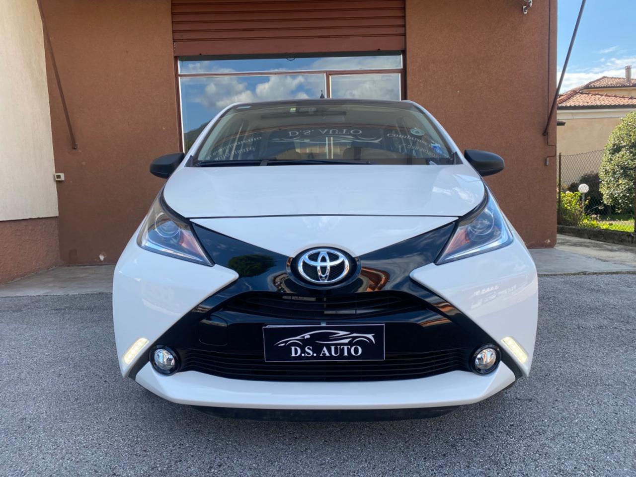 Toyota Aygo 69 CV 5 porte Ok Neopatentati
