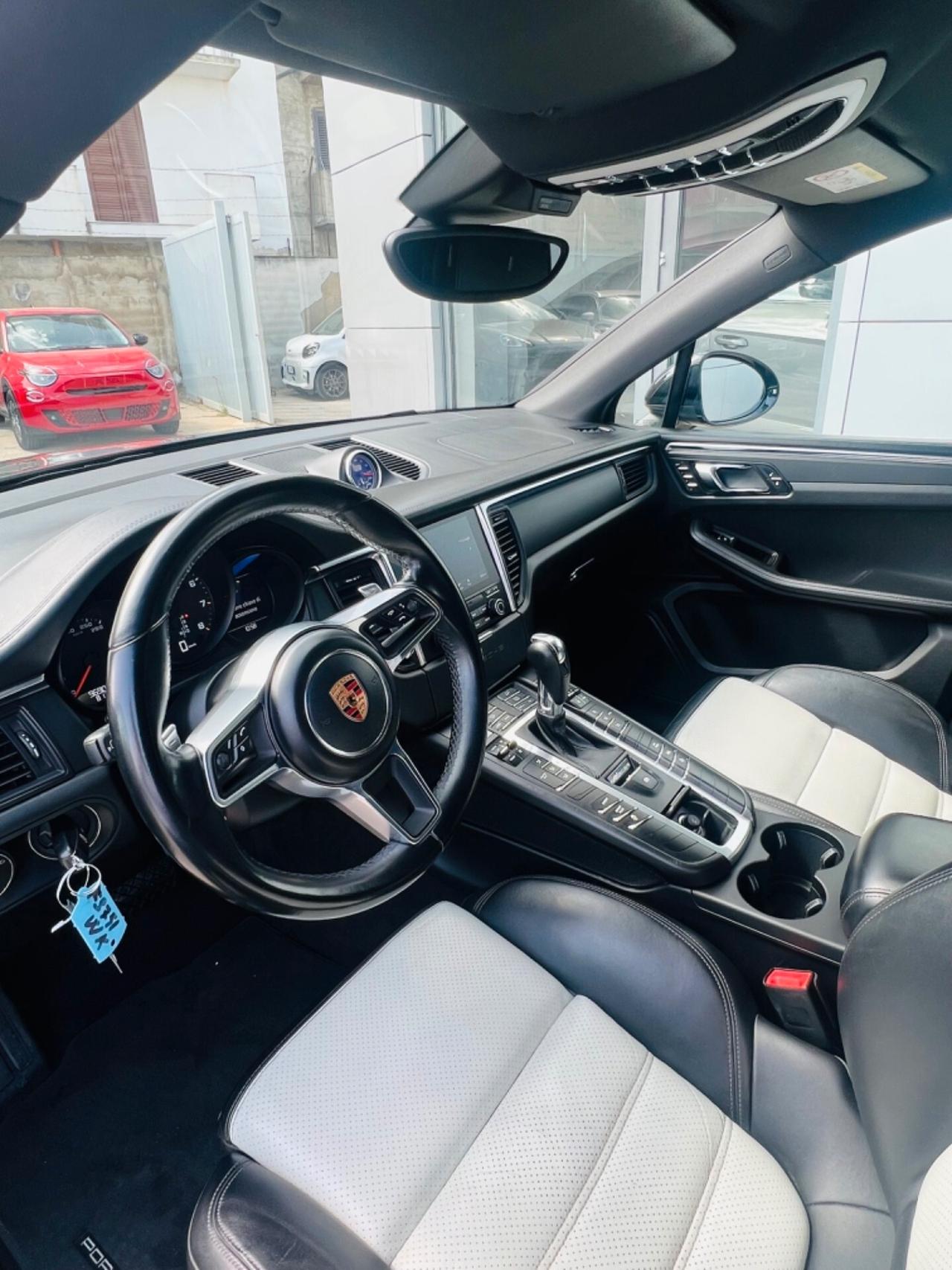 Porsche Macan 2.0 252cv pdk possibilità noleggio no scoring