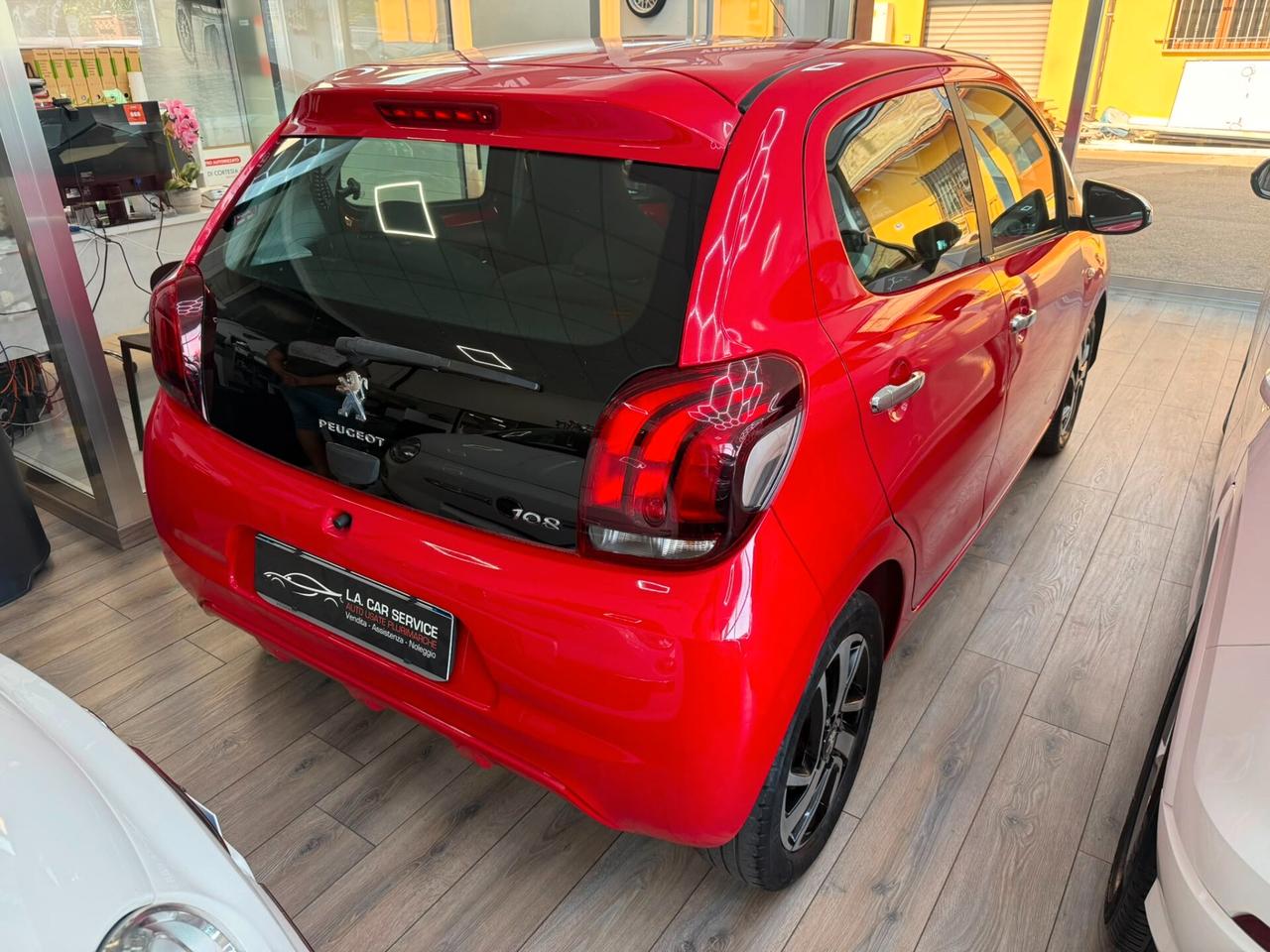 Peugeot 108 VTi 68 5 porte Allure TOP!