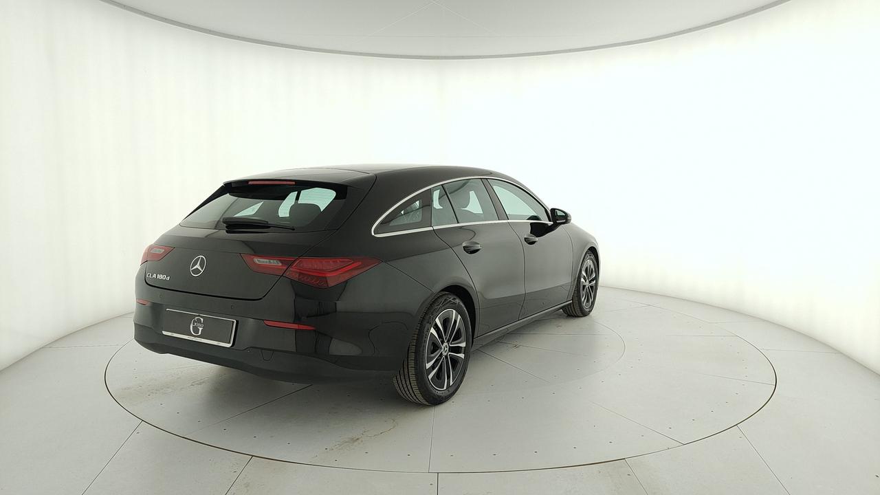 Mercedes-Benz CLA Shooting Brake 180 d Advanced auto