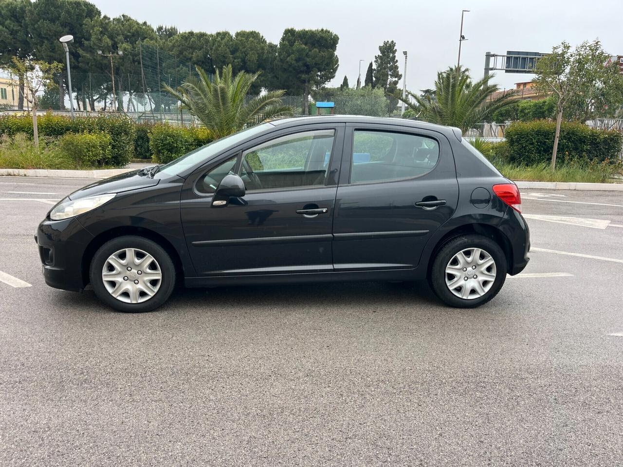 Peugeot 207 1.4 BENZINA KW 70 5p.UsatoGarantito