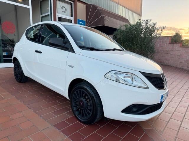 Lancia Ypsilon HYBRID soli 39000 km da 90 euro al mese