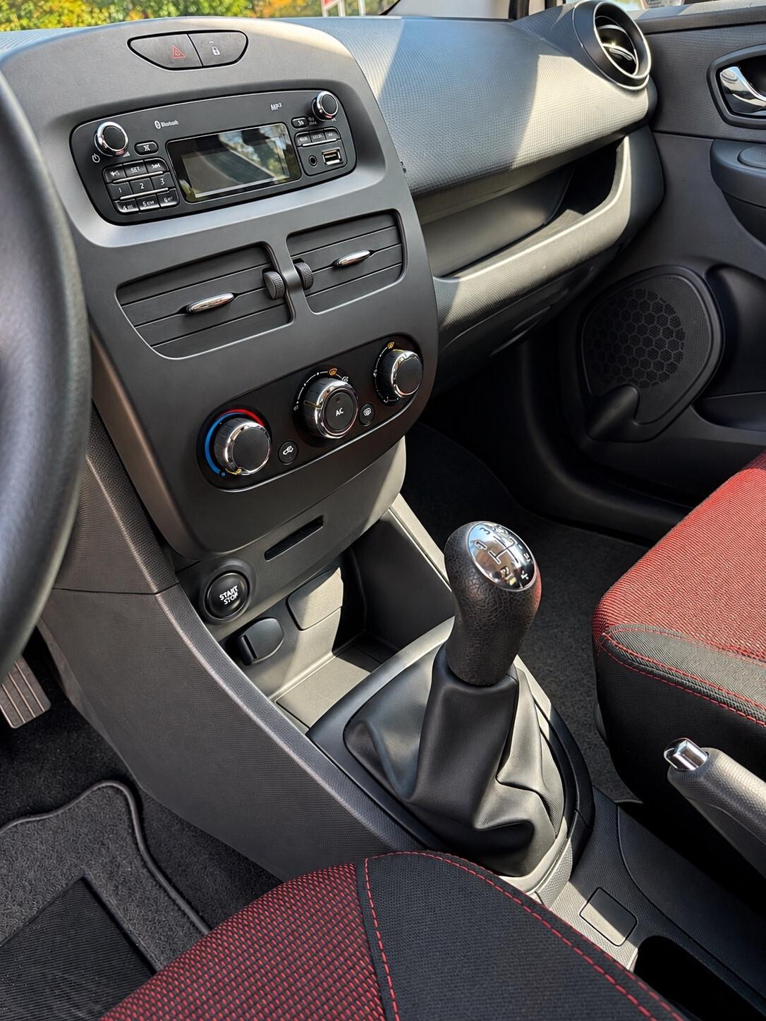 Renault Clio 1.5 dCi 8V 75CV 5 porte Costume National