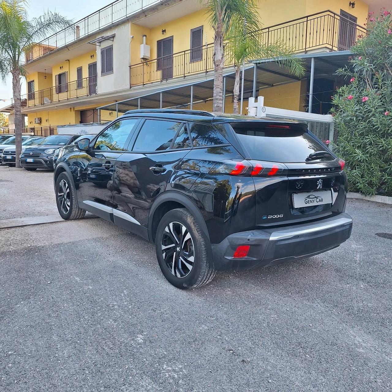 Peugeot 2008 motore elettrico 136 CV Allure Pack
