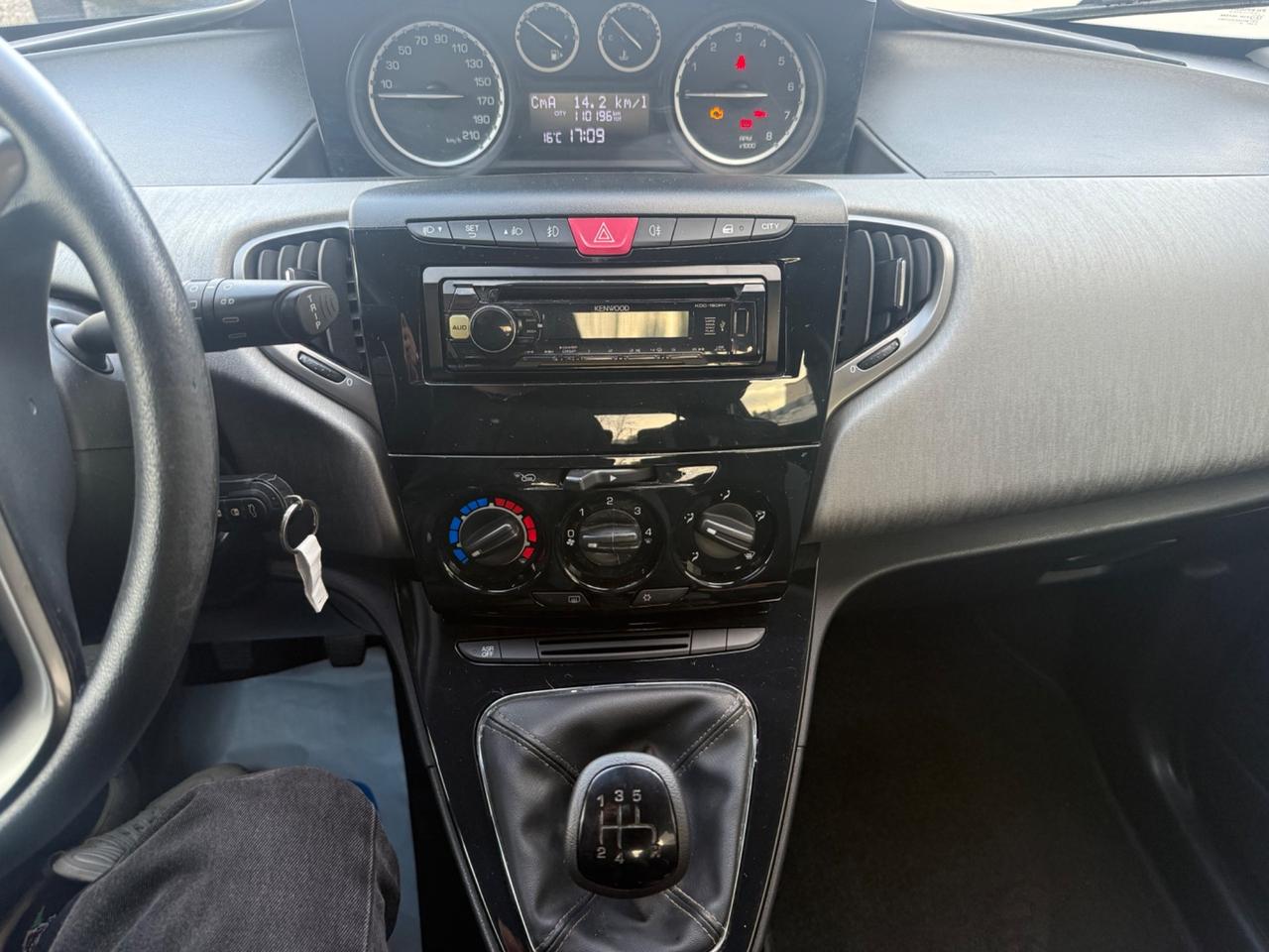 Lancia Ypsilon 1.2 69 CV 5 porte Platinum