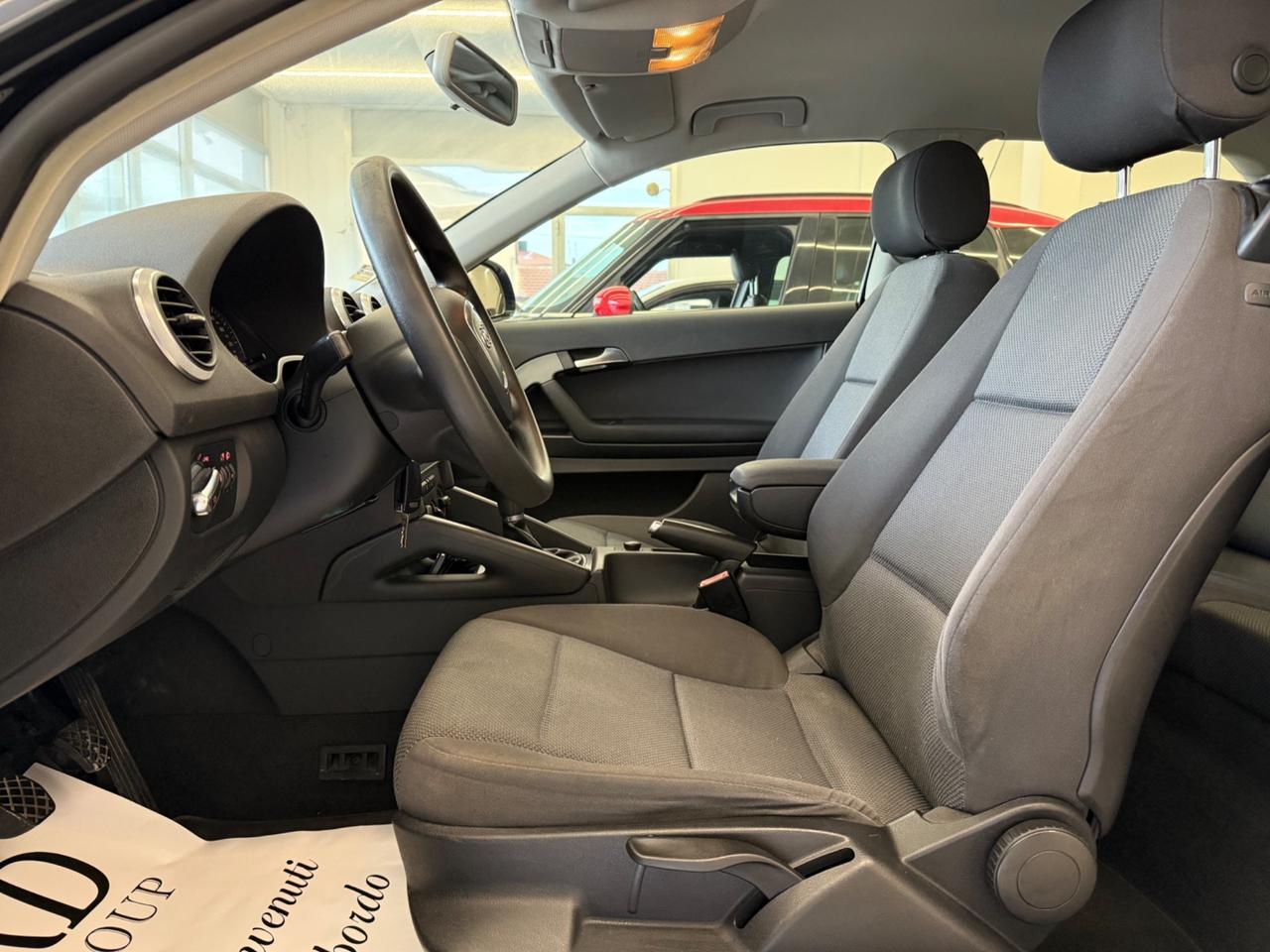 Audi A3 1.6 tdi Ambiente 90cv okneopatentati