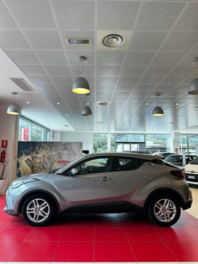 TOYOTA C-HR 1.8 Hybrid E-CVT Business