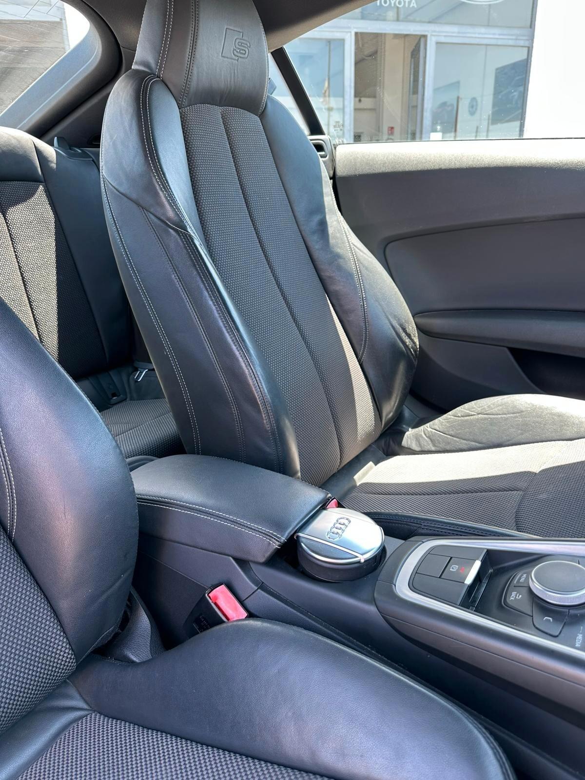Audi TT Coupé 2.0 TDI ultra Design