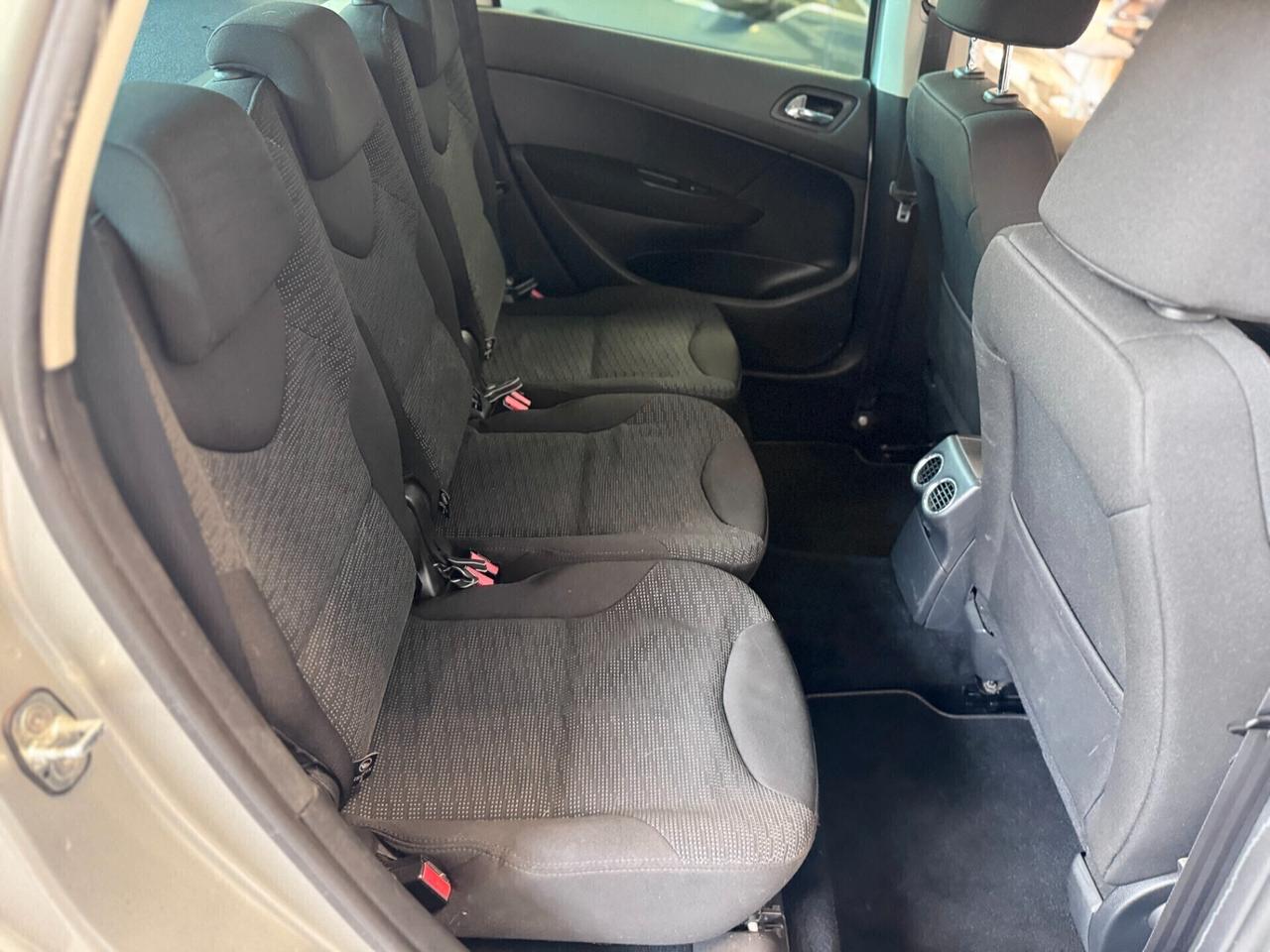 Peugeot 308 1.6 HDi 110CV SW Ciel Féline