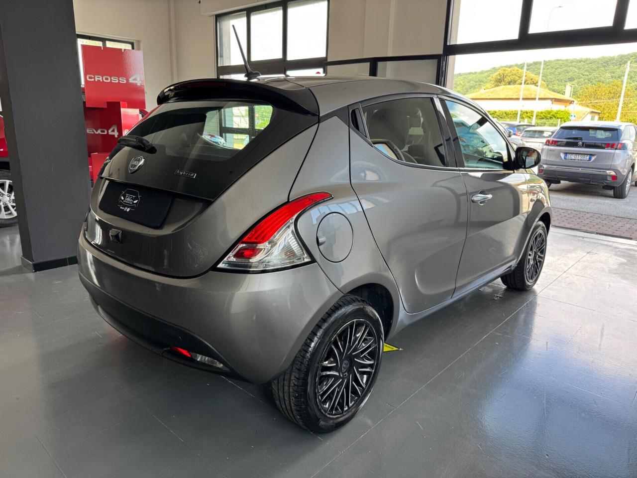 Lancia Ypsilon 1.0 FireFly Hybrid Gold - 2023