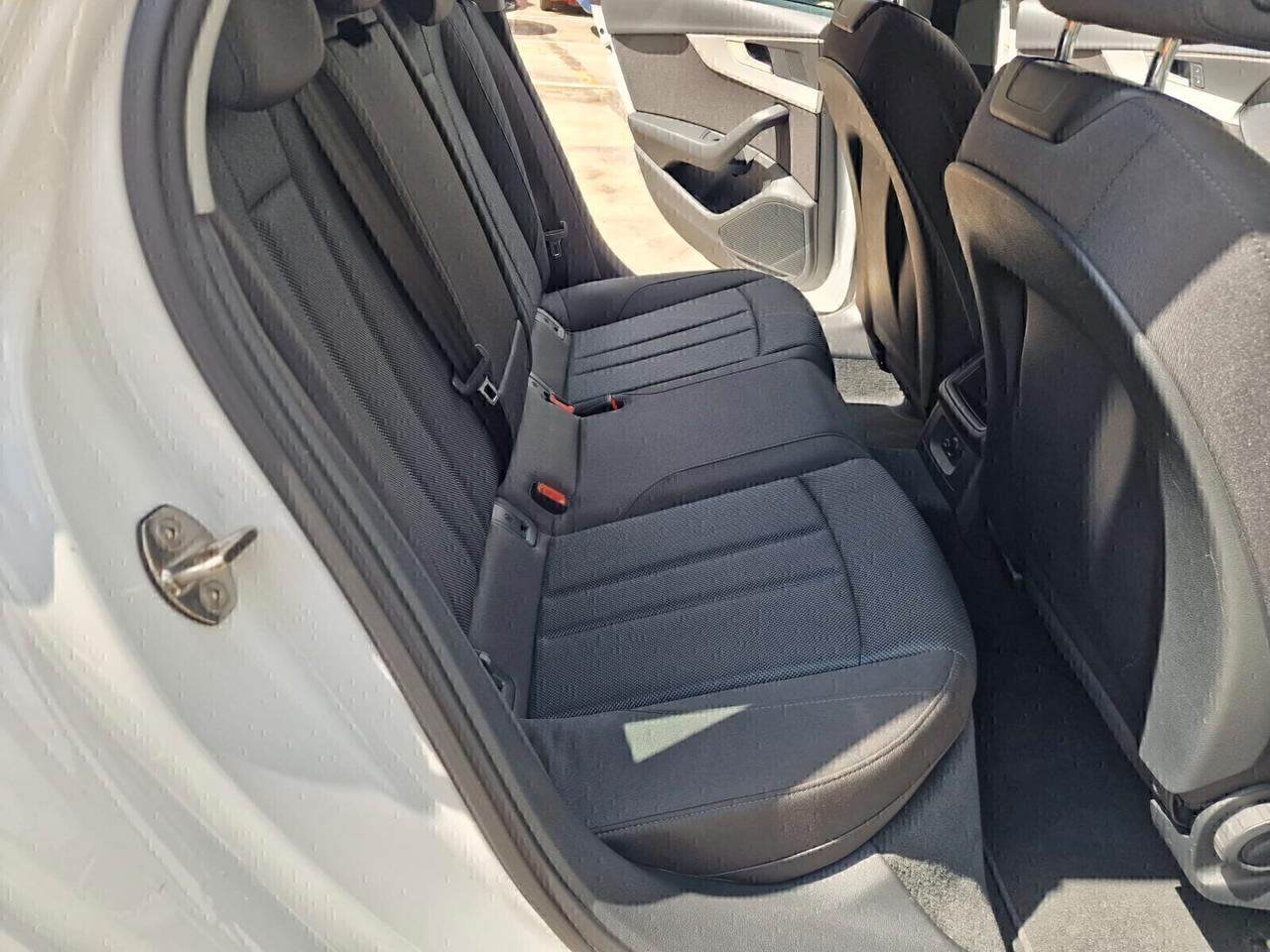 Audi A4 Avant 30 2.0 Hybrid/tdi Business 136cv S-tronic