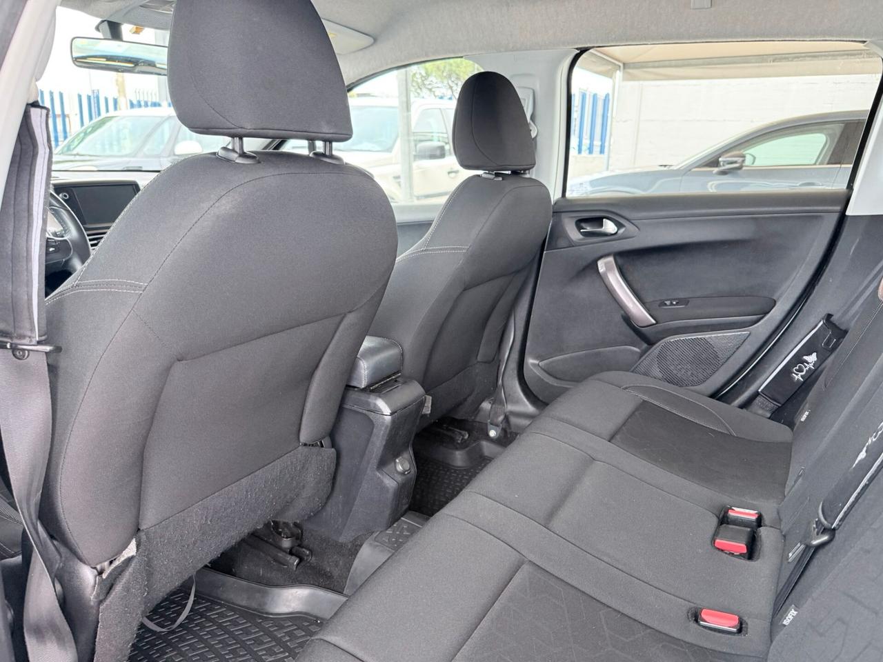 Peugeot 2008 1.6 e-HDi 92 CV Stop&Start Allure