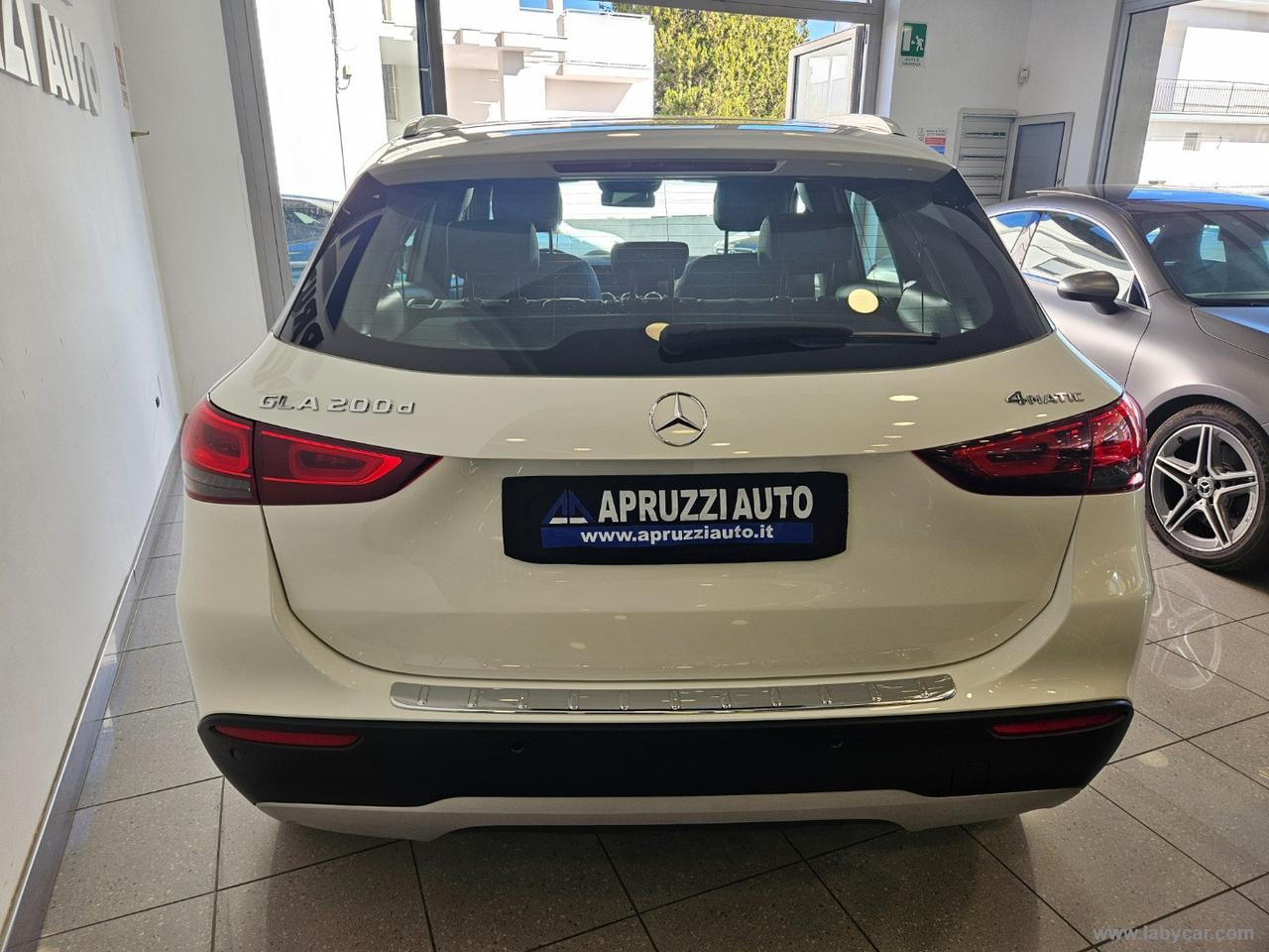 MERCEDES-BENZ GLA 200 d Automatic 4Matic Sport