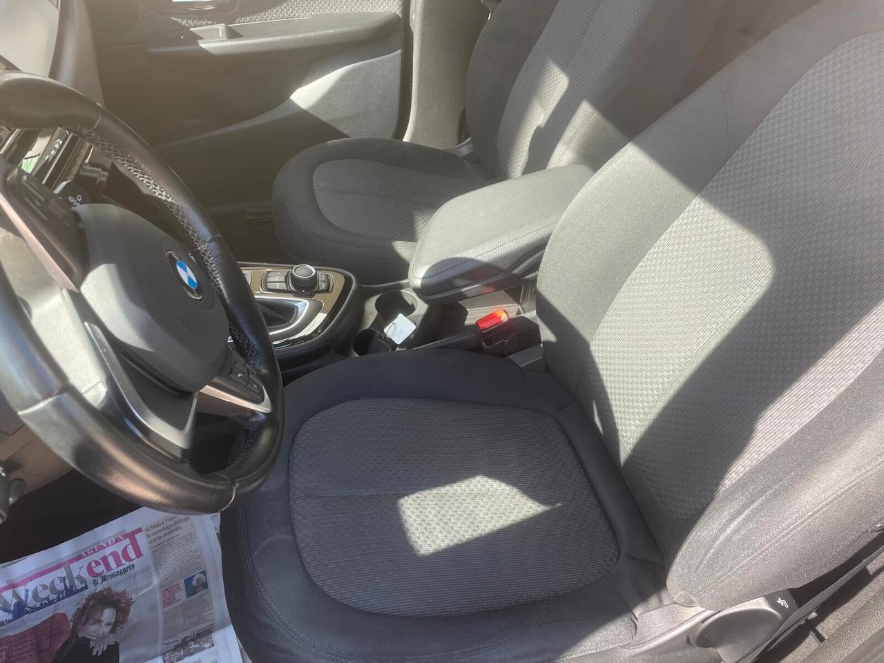 Bmw 2er Active Tourer 218d Luxury AUTOM.