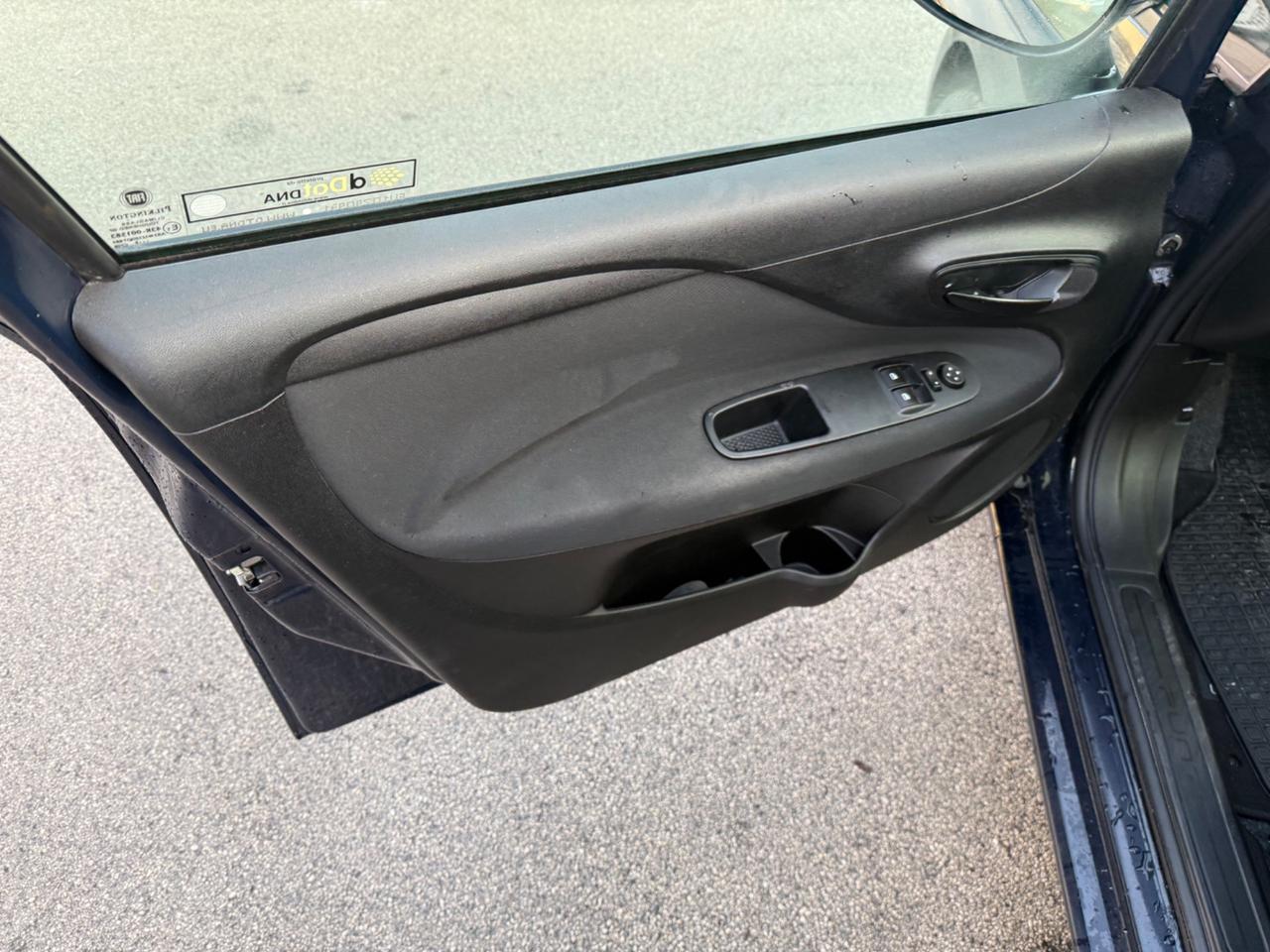 Fiat Punto 1.4 8V 5 porte Easypower Street