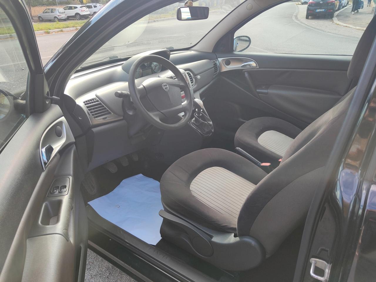 Lancia Ypsilon 1.2 Oro