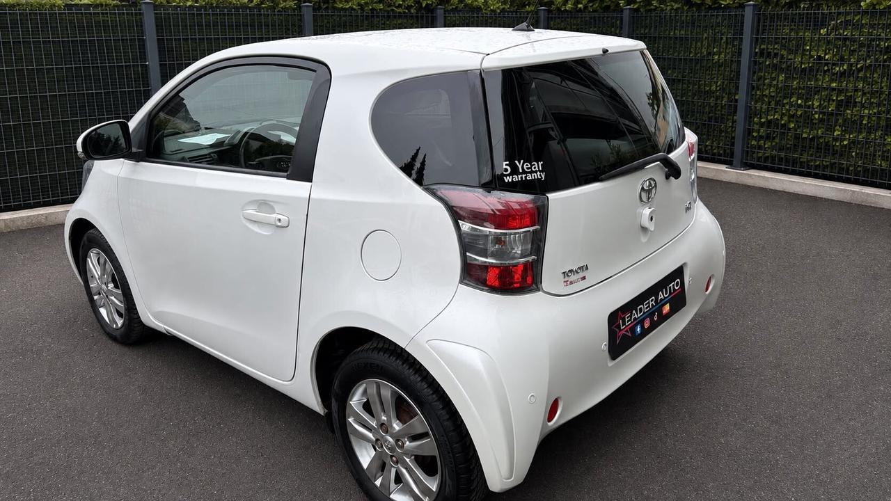 Toyota iQ 1.0 68 Cv Keyless - Cerchi in lega - Comandi