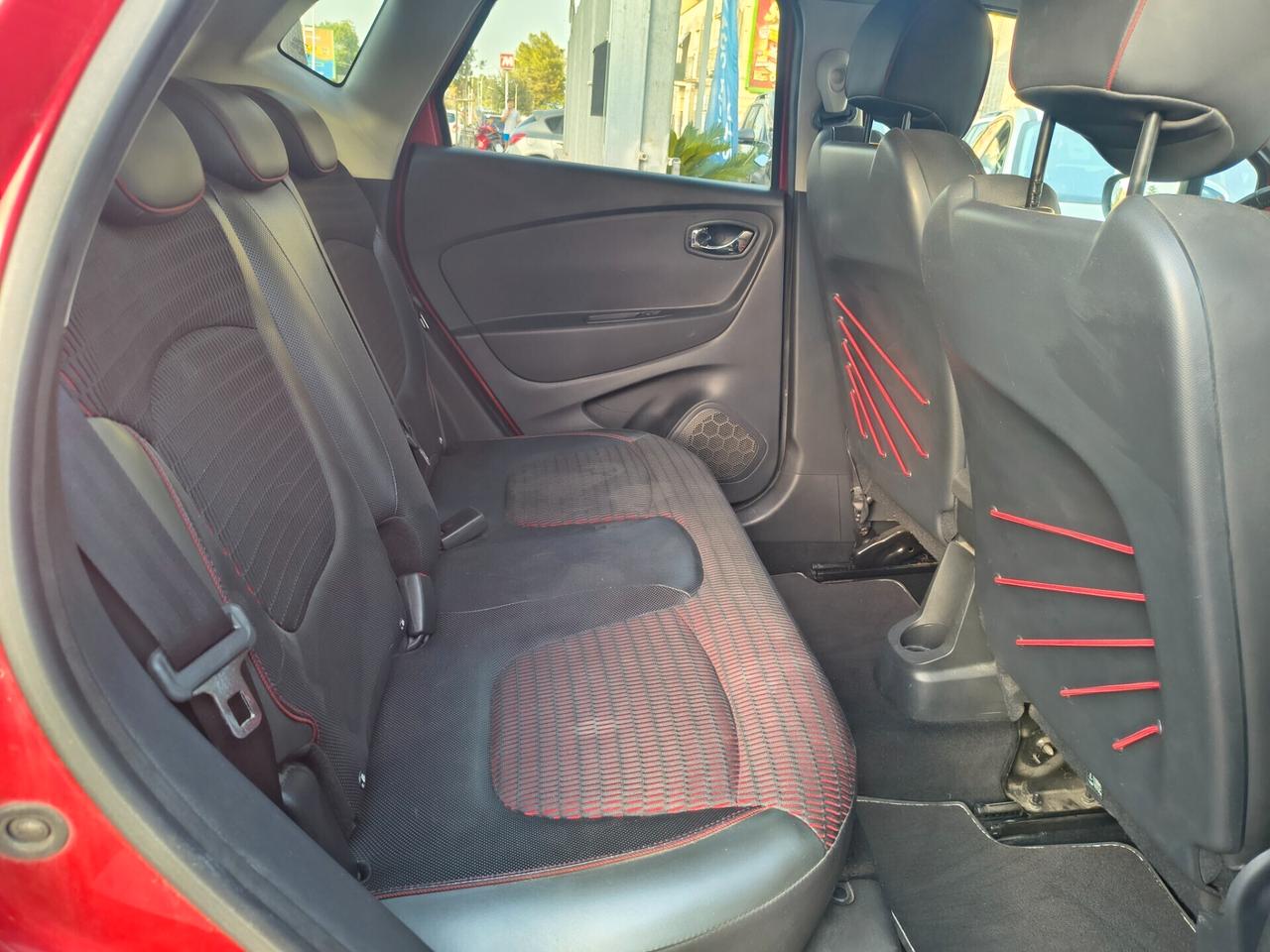RENAULT CAPTUR 1.5 DIESEL 230.000 KM ANNO 2015