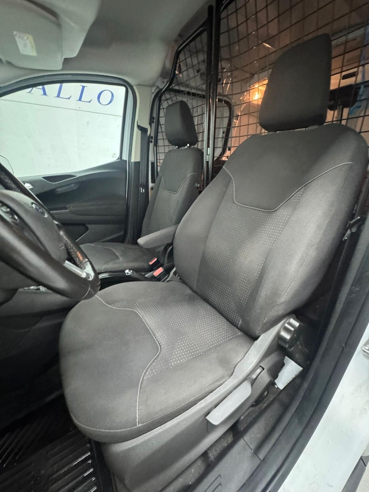 Ford transit courier 1,5 tdci 75 CV