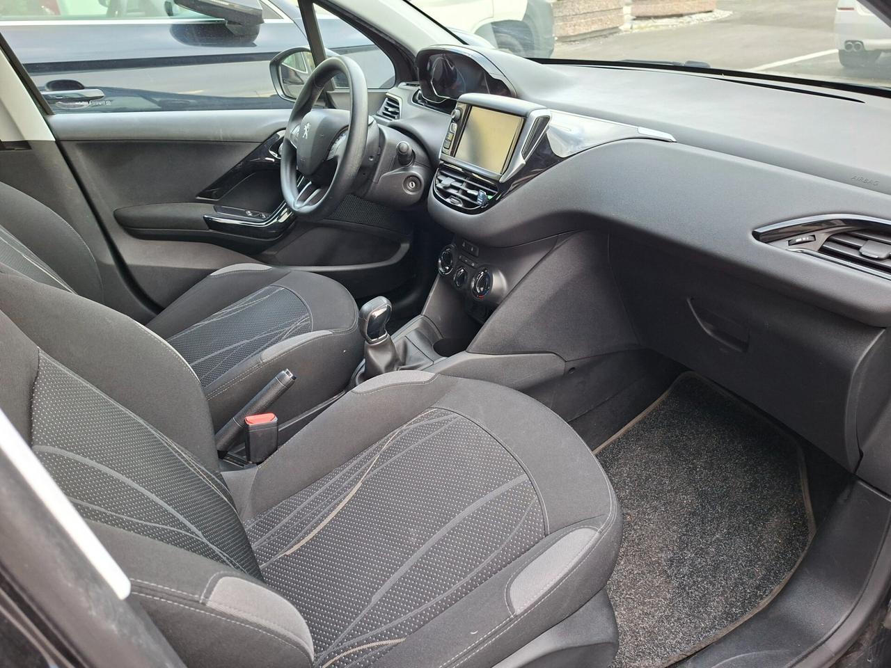 Peugeot 208 1.2 benzina Neopatentati 2013