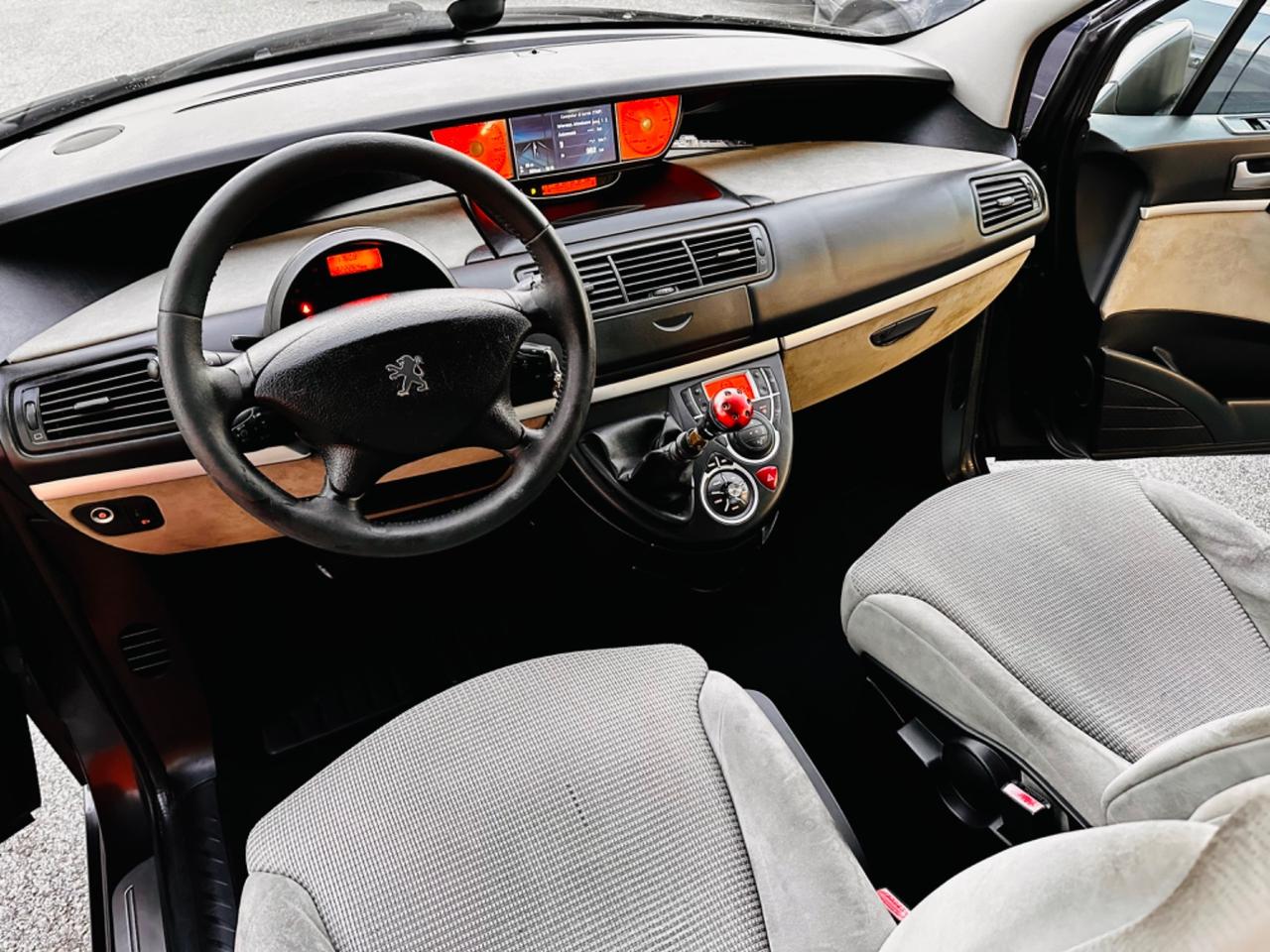 Peugeot 807 2.0 HDi 6Marce 7Posti Exclusive
