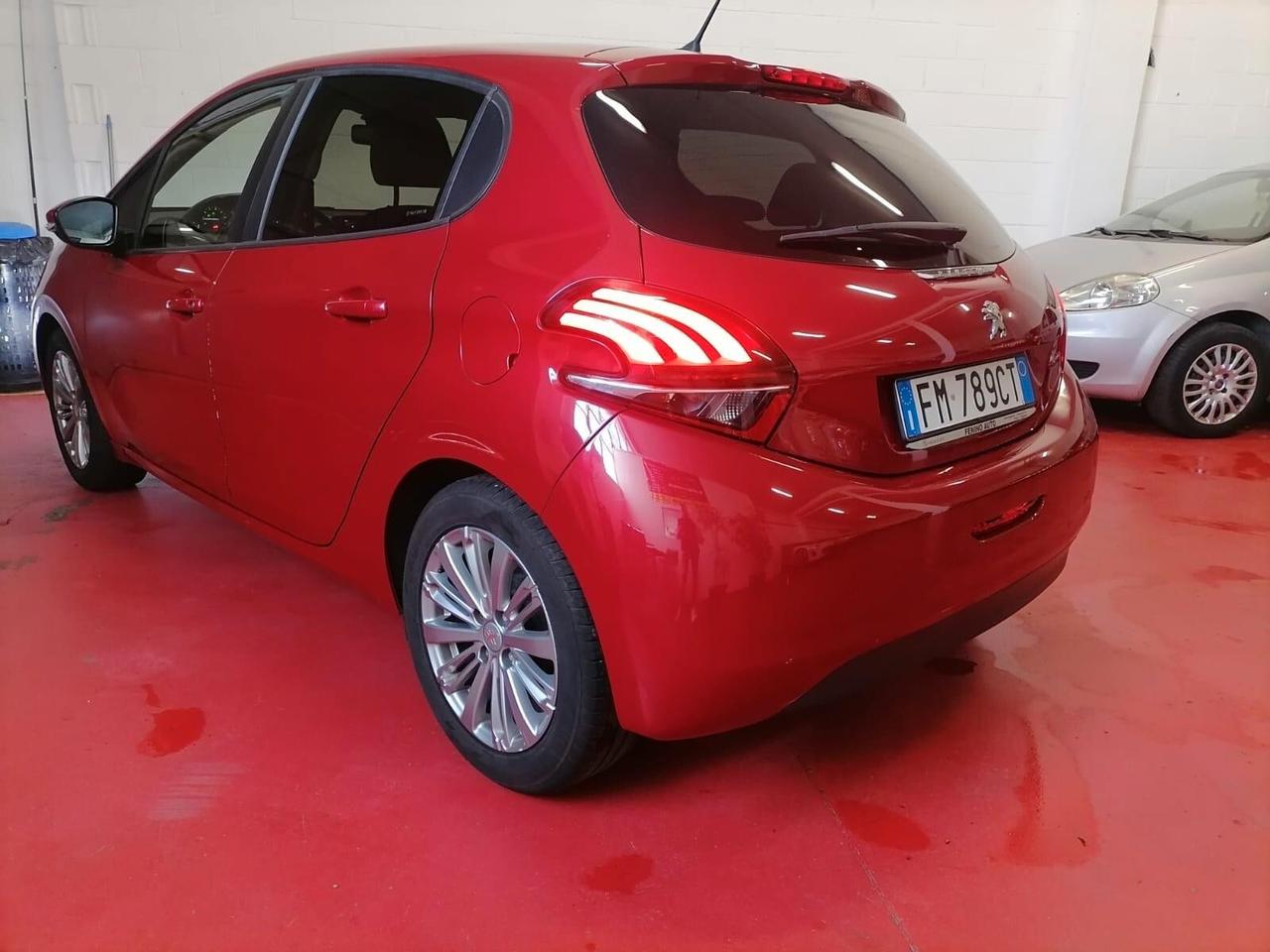 Peugeot 208 PureTech 82 5 porte Allure